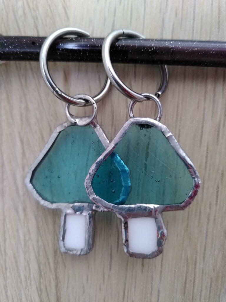Boucles d'oreilles champignons en vitrail